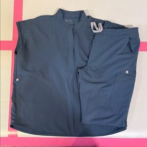 Figs Dark Harbor scrub set